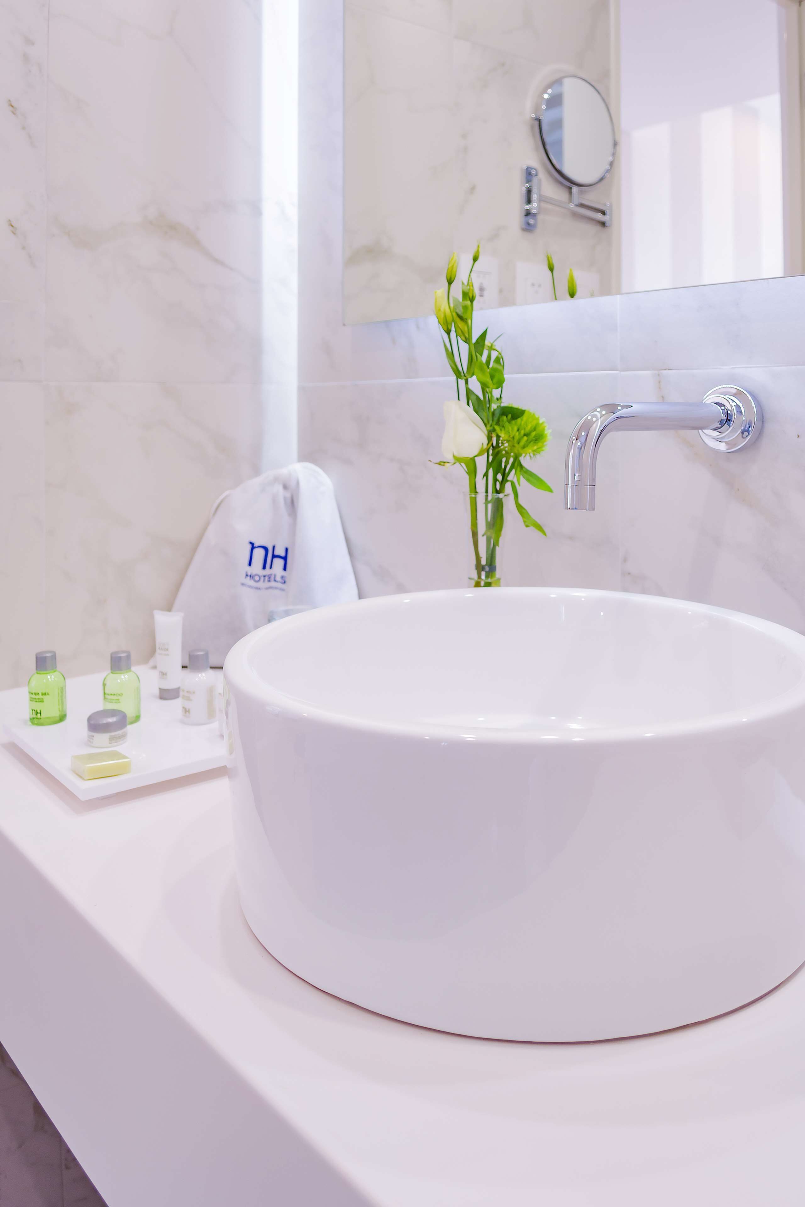 shower, rainfall showerhead, eco-friendly toiletries, hair dryer