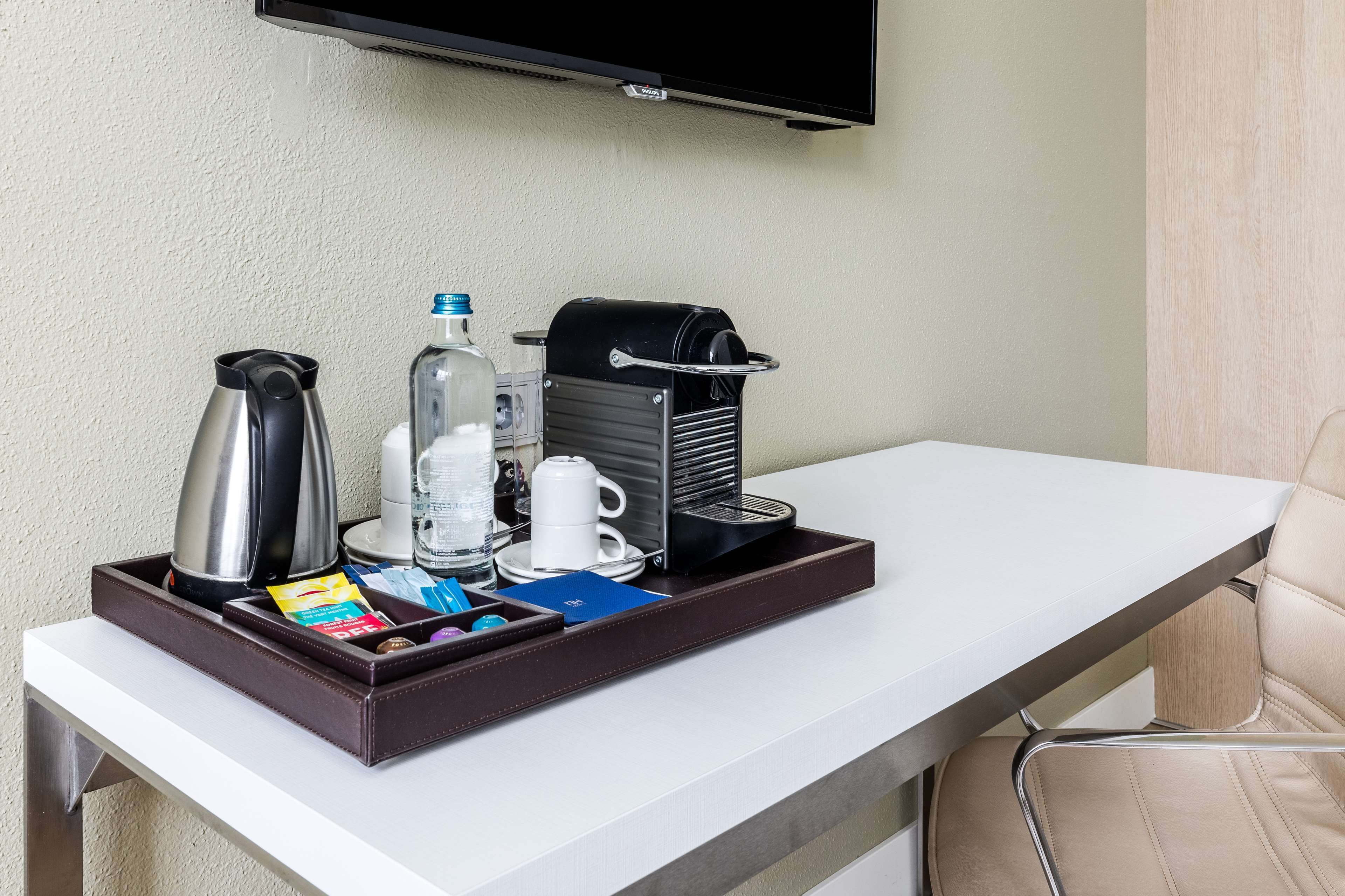 premium bedding, minibar, in-room safe, iron/ironing board