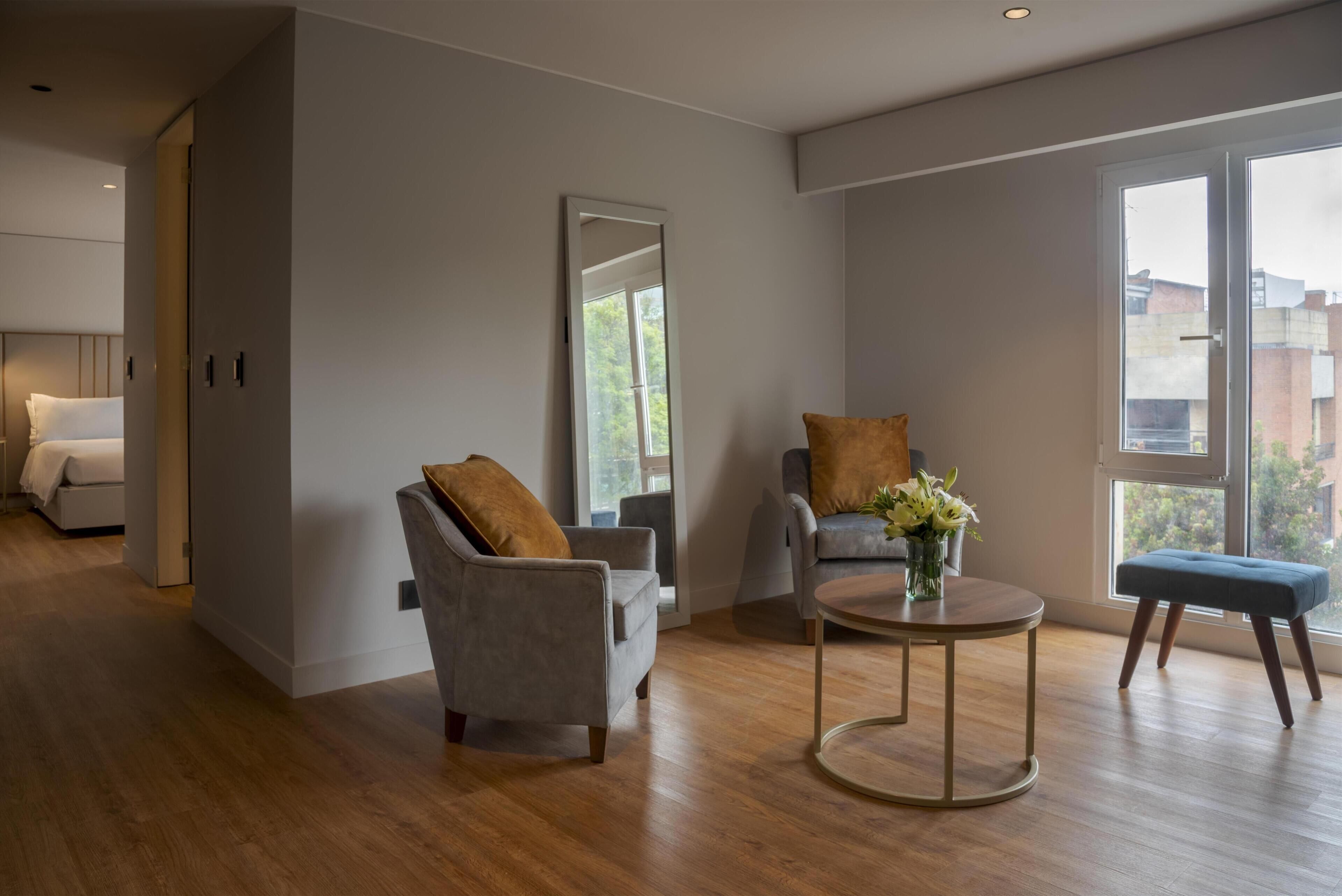 Premium bedding, minibar, in-room safe, iron/ironing board