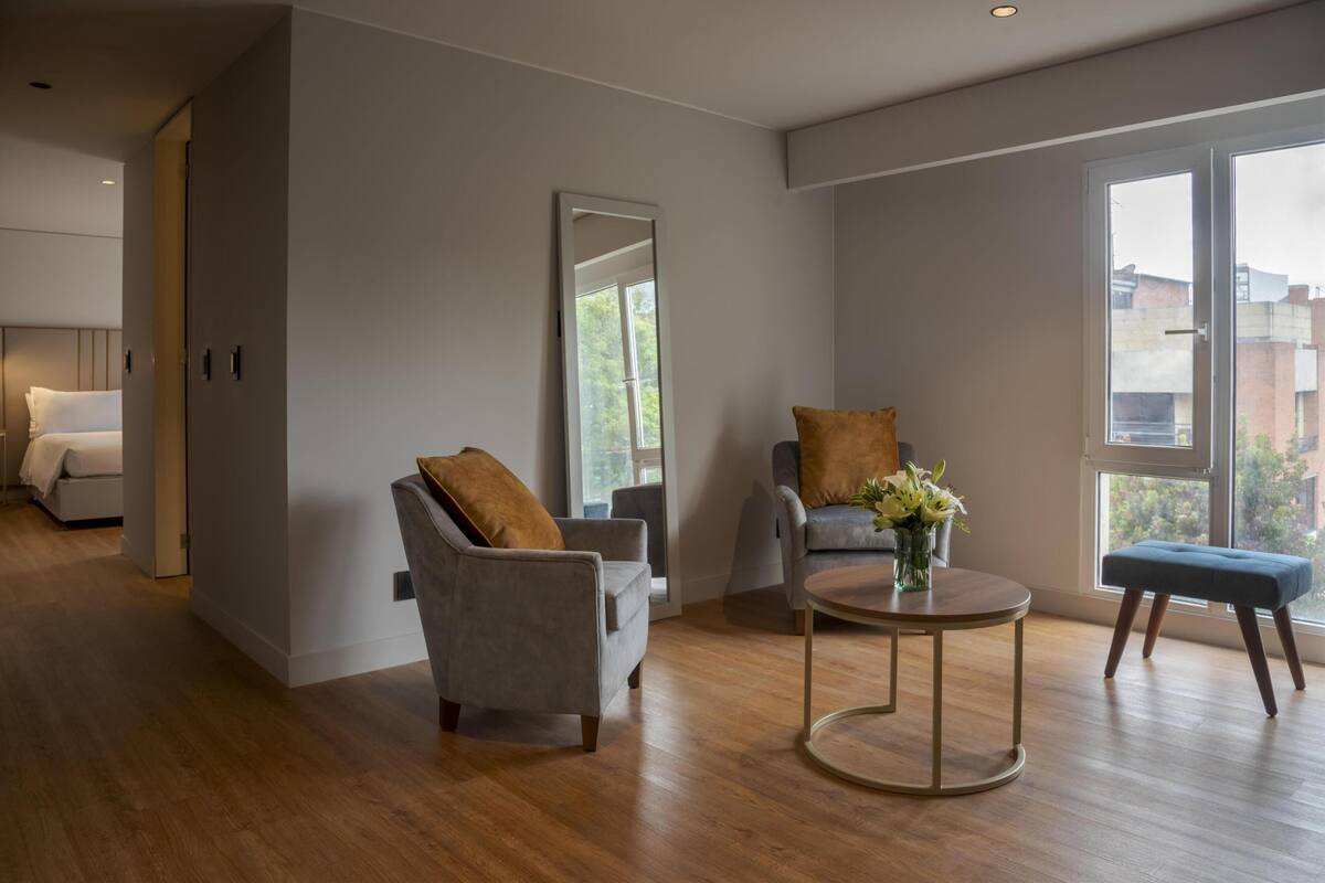 Hochwertige Bettwaren, Minibar, Zimmersafe, Bügeleisen/Bügelbrett