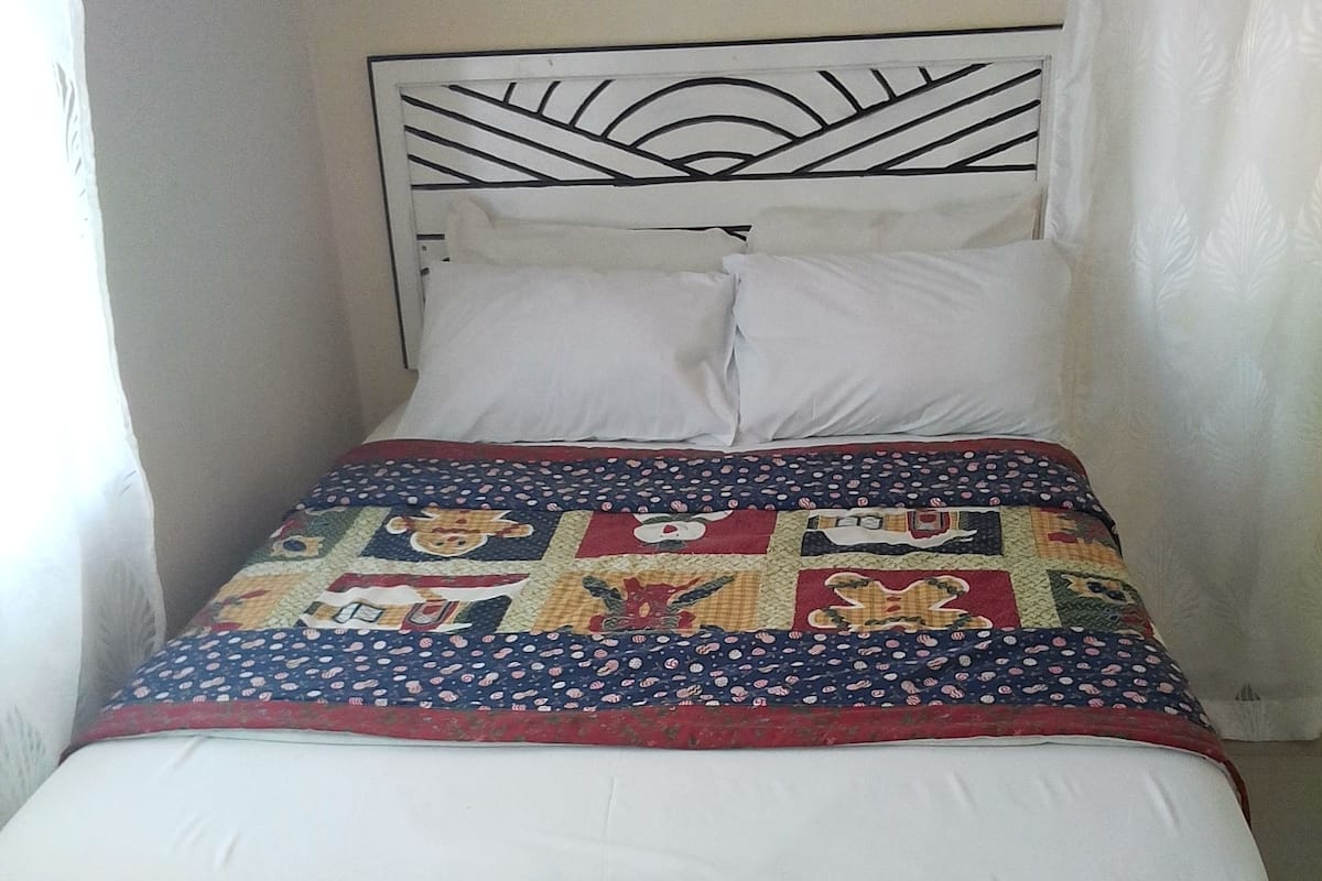 Kamar Double atau Twin Comfort, Beberapa Tempat Tidur, Bebas Asap Rokok | Setrika/meja setrika, Wi-Fi gratis, dan seprai linen
