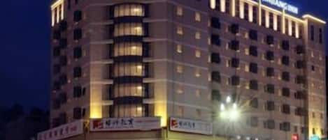 Front of property - evening/night