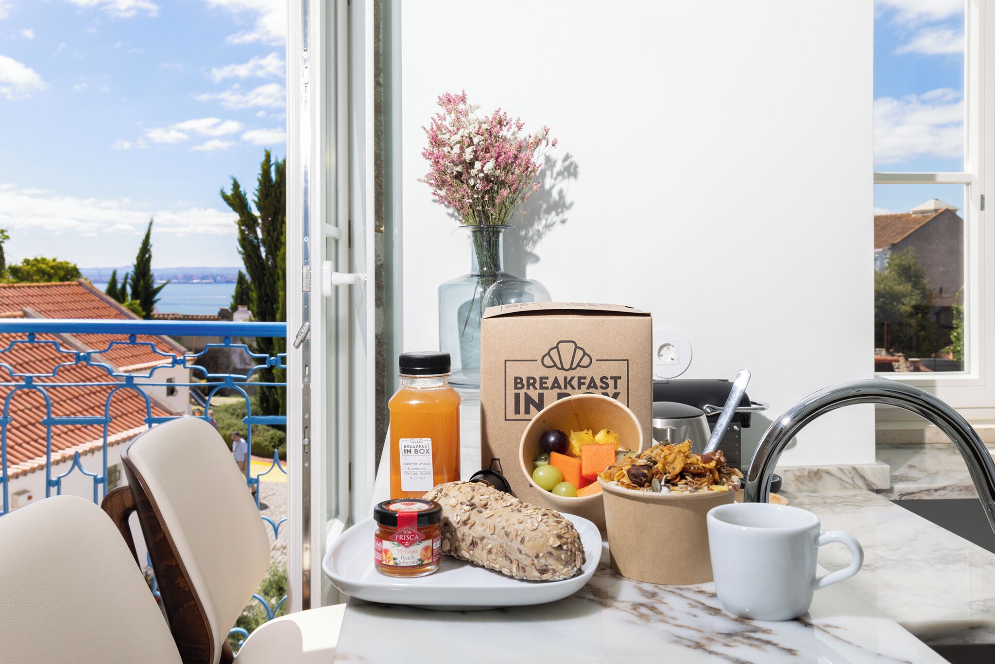 Se ofrece un desayuno para llevar (19 EUR por persona)