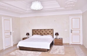 Villa Deluxe - flera sängar - tillgänglighetsanpassat | 6 sovrum, mörkläggningsgardiner, strykjärn/strykbräda och gratis wi-fi