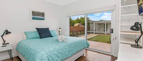 3 slaapkamers, een strijkplank/strijkijzer, gratis wifi, beddengoed