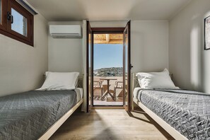 4 bedrooms, iron/ironing board, free WiFi, bed sheets - "Villa Dimitra" - Spacious deluxe villa with private jacuzzi/Comm.Pool /sea view (Malevizi)