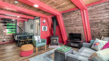 TV, fireplace, DVD player, video library