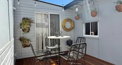 Close to Water, Restaurants and Clubs in Bongaree