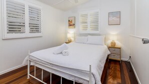 3 chambres, fer et planche à repasser, Wi-Fi gratuit, draps fournis