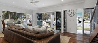 Stunning Waterfront Home with pool - Sylvan Beach