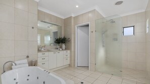 Douche, serviettes fournies