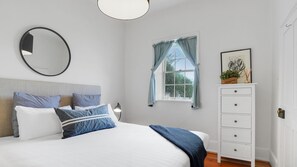3 bedrooms, iron/ironing board, free WiFi, bed sheets - Centrally located cottage offering charm and comfort (PORT FAIRY)