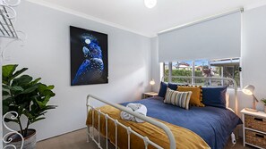4 bedrooms, iron/ironing board, free WiFi, bed sheets