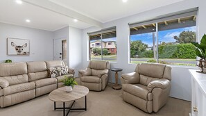 Interior - Ideal 2 family home, short stroll to child friendly Pea Soup Cove (PORT FAIRY)