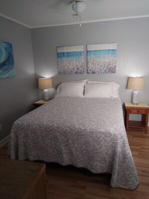 2 bedrooms, iron/ironing board, WiFi, bed sheets - Peaceful with Most Spectacular Views 
Fun in Folly Beach & Downtown Charleston (Charleston)