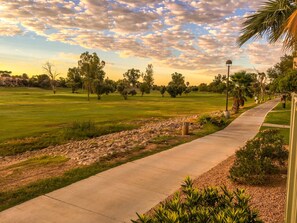 Property grounds - Golf View Resort Like Living in Heart of Old Town - 2 Bd + Den, 2 Ba, garage! (Scottsdale)