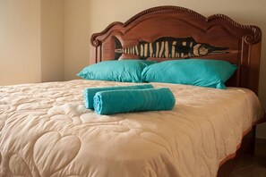 5 bedrooms, desk, free WiFi, bed sheets - Villa Papagayo is on the West Pacific coast of Azuero Peninsula. (Morrillo)
