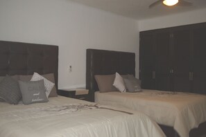 4 makuuhuonetta, ilmainen Wi-Fi, vuodevaatteet, pääsy pyörätuolilla