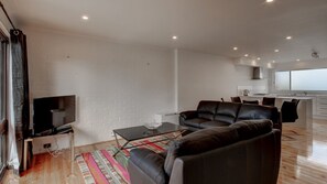 TV - Located only a stone's throw to East Beach (PORT FAIRY)