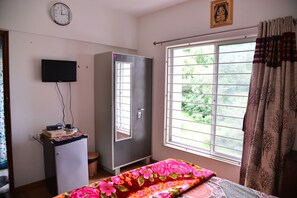 2 bedrooms - Quiet & Pleasant 2BHK apartment in Pune (Pune)