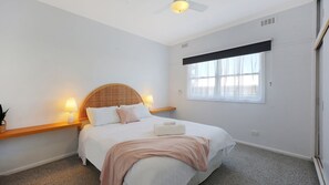 4 bedrooms, iron/ironing board, bed sheets