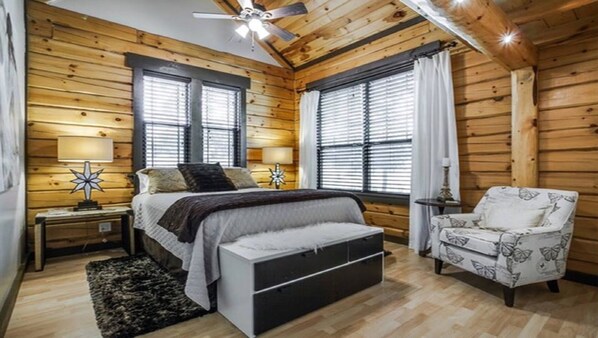 2 Schlafzimmer, Zimmersafe, Bügeleisen/Bügelbrett, kostenloses WLAN