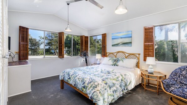 3 bedrooms, iron/ironing board, Internet