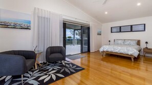 4 bedrooms, free WiFi, bed sheets - Magical holiday home - Welsby Pde, Bongaree (BONGAREE)