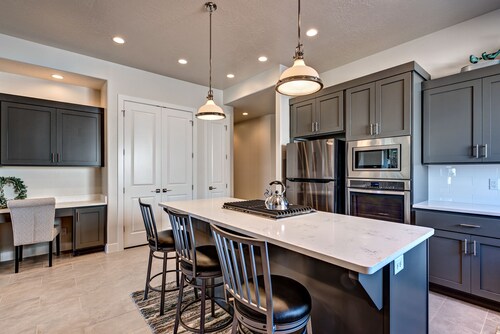 3BR on the 18th Green - Fireplace & Golf Views