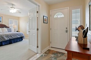 3 bedrooms, desk, iron/ironing board, free WiFi