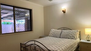 3 chambres, fer et planche à repasser, Wi-Fi gratuit