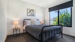 3 chambres, fer et planche à repasser, Wi-Fi gratuit, draps fournis