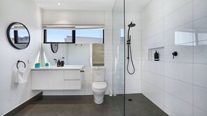 Bathtub, hair dryer