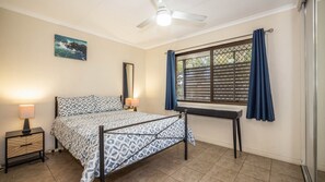 2 bedrooms, iron/ironing board - Bongaree Retreat With Room For The Boat (BONGAREE)