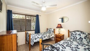 2 bedrooms, iron/ironing board - BONGAREE RETREAT WITH ROOM FOR THE BOAT (BONGAREE)