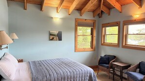 4 室のベッドルーム、アイロン / アイロン台、WiFi、ベッドシーツ