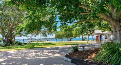 Ground floor, air conditioned apartment!