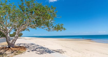 Ground floor, air conditioned apartment!