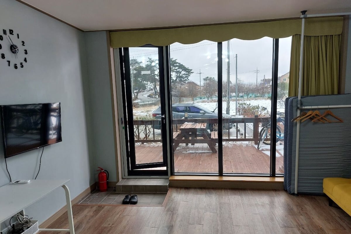 Studio (#101) (No bed, Only Ondol) | 1 bedroom, free WiFi