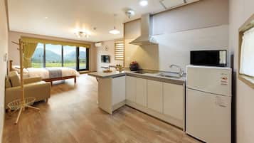 Studio (#201) | Private kitchenette | Fridge, microwave, stovetop, electric kettle