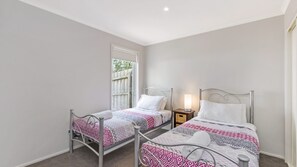 4 habitaciones, tabla de planchar con plancha y wifi gratis 