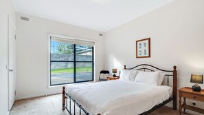 4 chambres, fer et planche à repasser, accès au Wi-Fi (inclus)