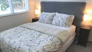 3 bedrooms, iron/ironing board, travel crib, WiFi (free)