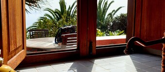 Casa Rural Los Draguitos, private pool and sea view