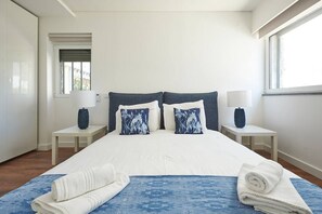 3 chambres, fer et planche à repasser, Wi-Fi, draps fournis
