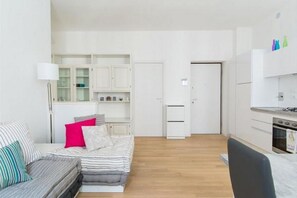 1 bedroom, bed sheets