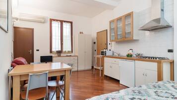 Bügeleisen/Bügelbrett, WLAN, Bettwäsche