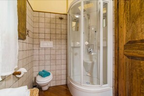 Regadera, secadora de cabello, bidet 