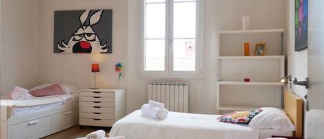 2 chambres, fer et planche à repasser, Wi-Fi, draps fournis