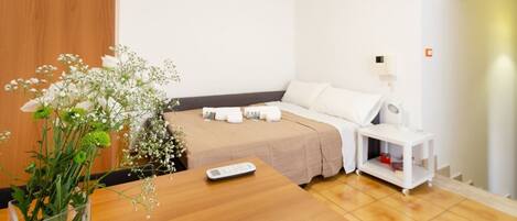 1 bedroom, iron/ironing board, internet, bed sheets